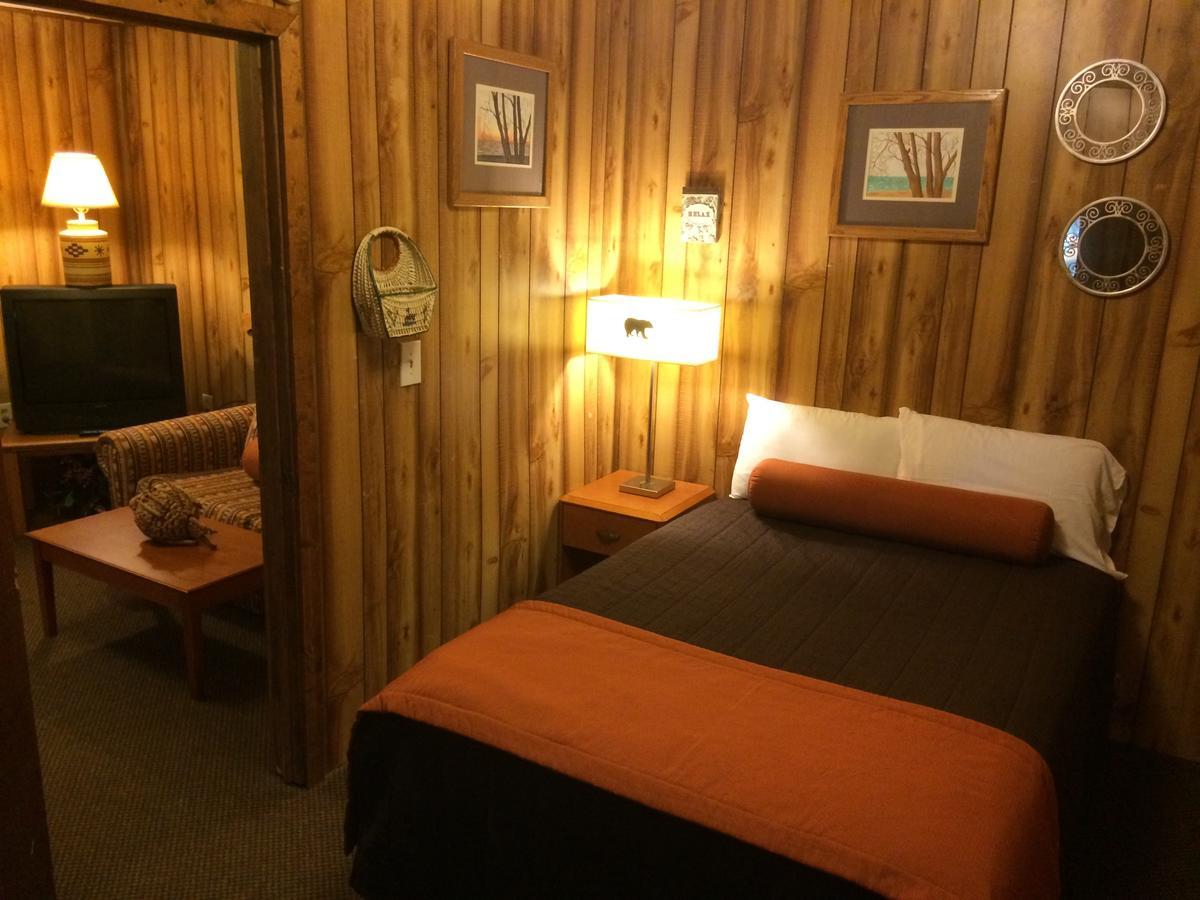 Alpine Motel Branch Esterno foto