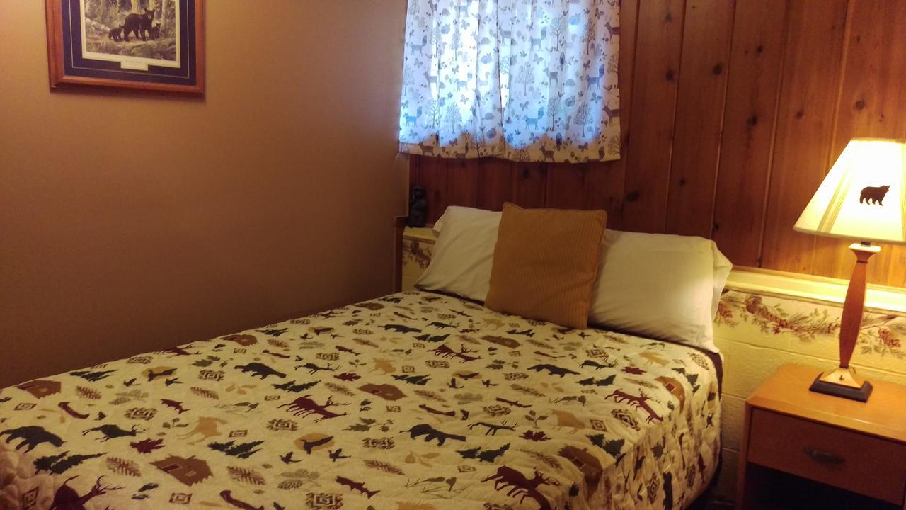 Alpine Motel Branch Esterno foto