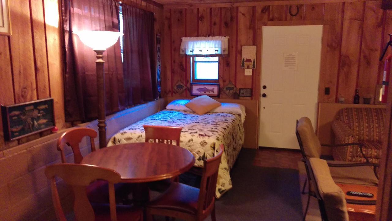 Alpine Motel Branch Esterno foto